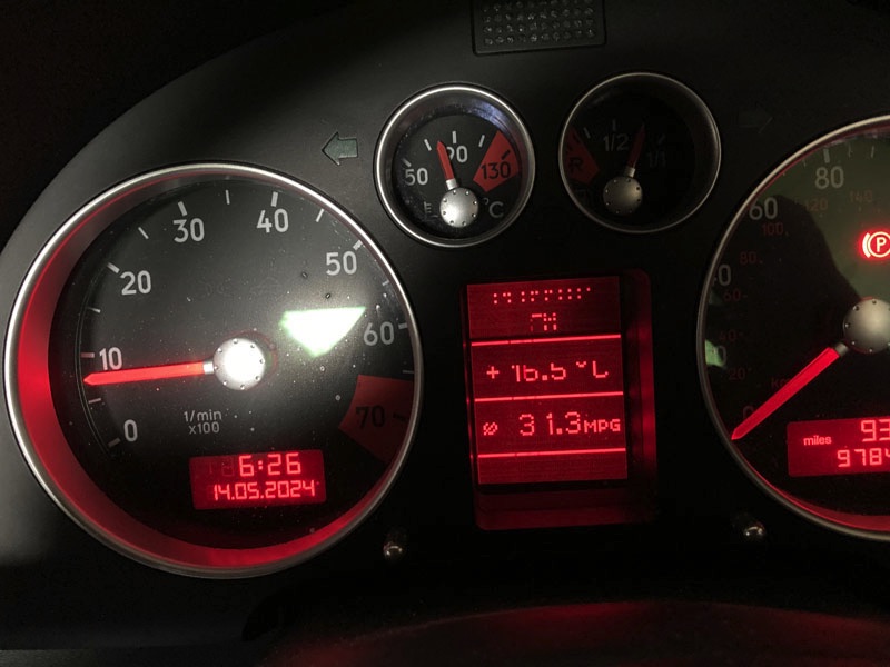 Dashboard of Audi TT quattro sport